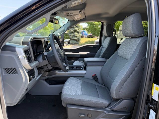 New 2026 Ford F350 XLT w/ XLT Premium Package AWD/4WD image 13