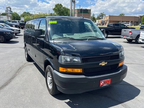 Used 2025 Chevrolet Express 3500 LS RWD image 5