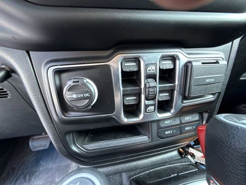 Used 2021 Jeep Wrangler Unlimited Sport image 64