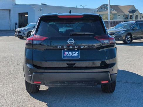 Used 2025 Nissan Rogue SV image 7