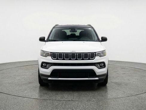Used 2025 Jeep Compass Limited AWD/4WD image 2