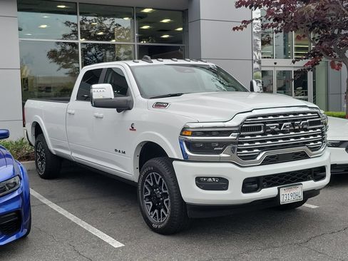 Used 2025 RAM 2500 Limited AWD/4WD image 6