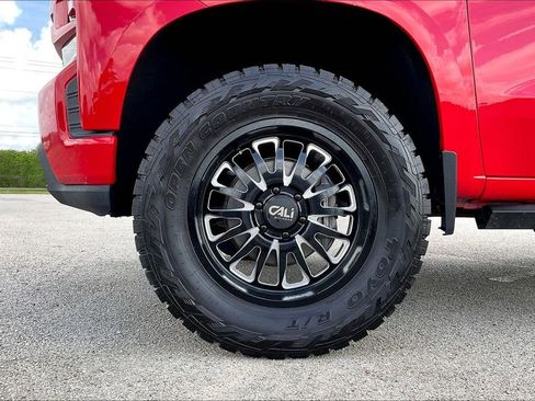 Used 2021 Chevrolet Silverado 1500 RST w/ LPO, Dark Essentials Package RWD image 35
