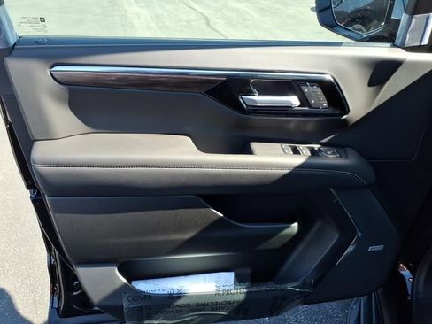 New 2026 Chevrolet Suburban Premier w/ Sun And Tow Package AWD/4WD image 12