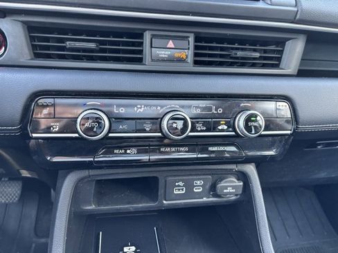 Certified 2023 Honda Pilot Touring image 19