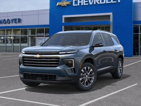 New 2026 Chevrolet Traverse LT image 6