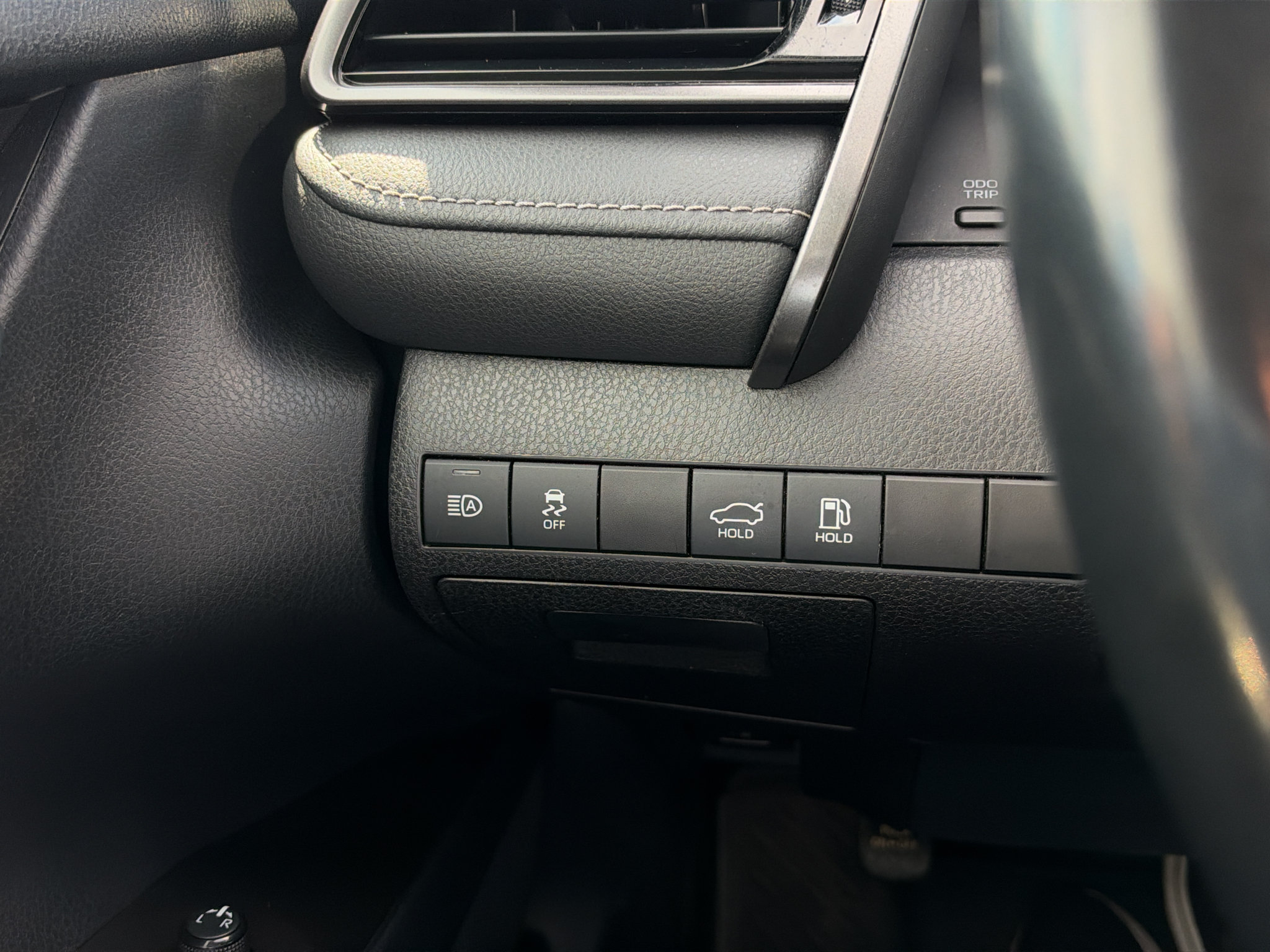 Used 2022 Toyota Camry SE FWD image 25
