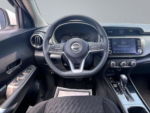 Used 2023 Nissan Kicks SV FWD image 7