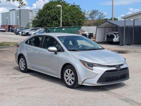 Used 2024 Toyota Corolla LE FWD image 3