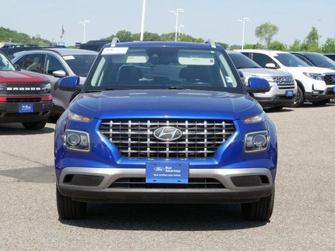 Used 2022 Hyundai Venue SEL FWD image 5