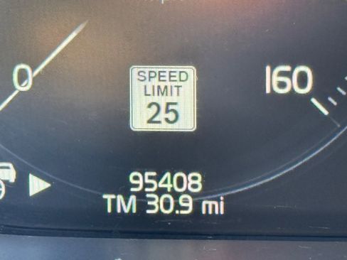 Used 2020 Volvo XC90 T6 Momentum image 23