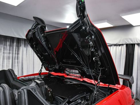 Used 2024 Chevrolet Corvette Stingray Convertible RWD image 72