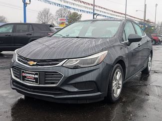 Used 2017 Chevrolet Cruze LT video 3