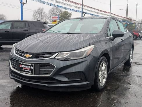 Used 2017 Chevrolet Cruze LT image 3