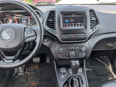 Used 2020 Jeep Cherokee Latitude Plus AWD/4WD image 18