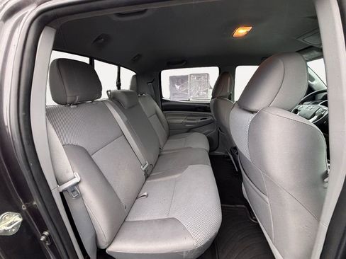 Used 2014 Toyota Tacoma PreRunner image 12