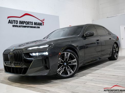 Used 2023 BMW 760i xDrive w/ Executive Package AWD/4WD image 99