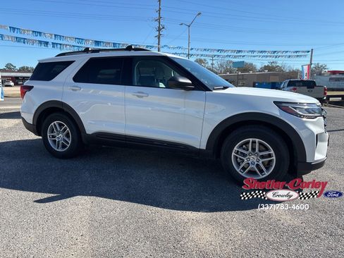 New 2026 Ford Explorer Active w/ Active Comfort Package image 3