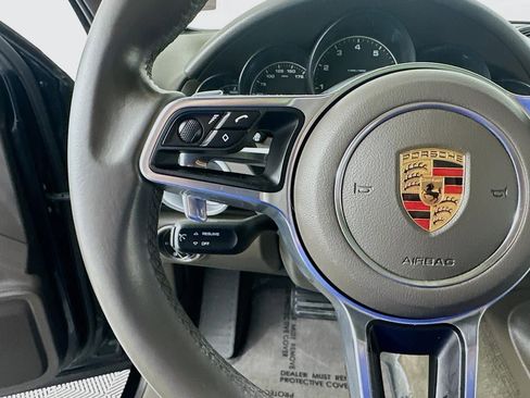 Used 2017 Porsche Cayenne Platinum Edition image 41