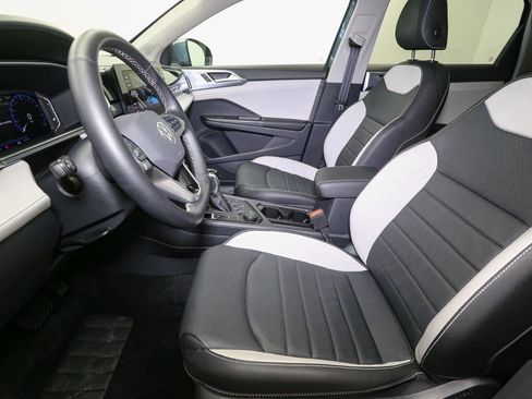 Used 2025 Volkswagen Taos SEL w/ Black Wheel Plus Package image 43