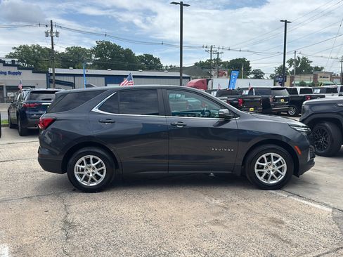Used 2022 Chevrolet Equinox LT AWD/4WD image 9