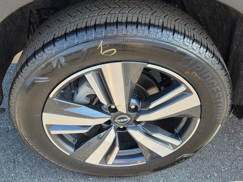 Used 2026 Nissan Rogue SL AWD/4WD image 9