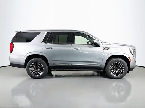 Used 2025 GMC Yukon Elevation AWD/4WD image 9