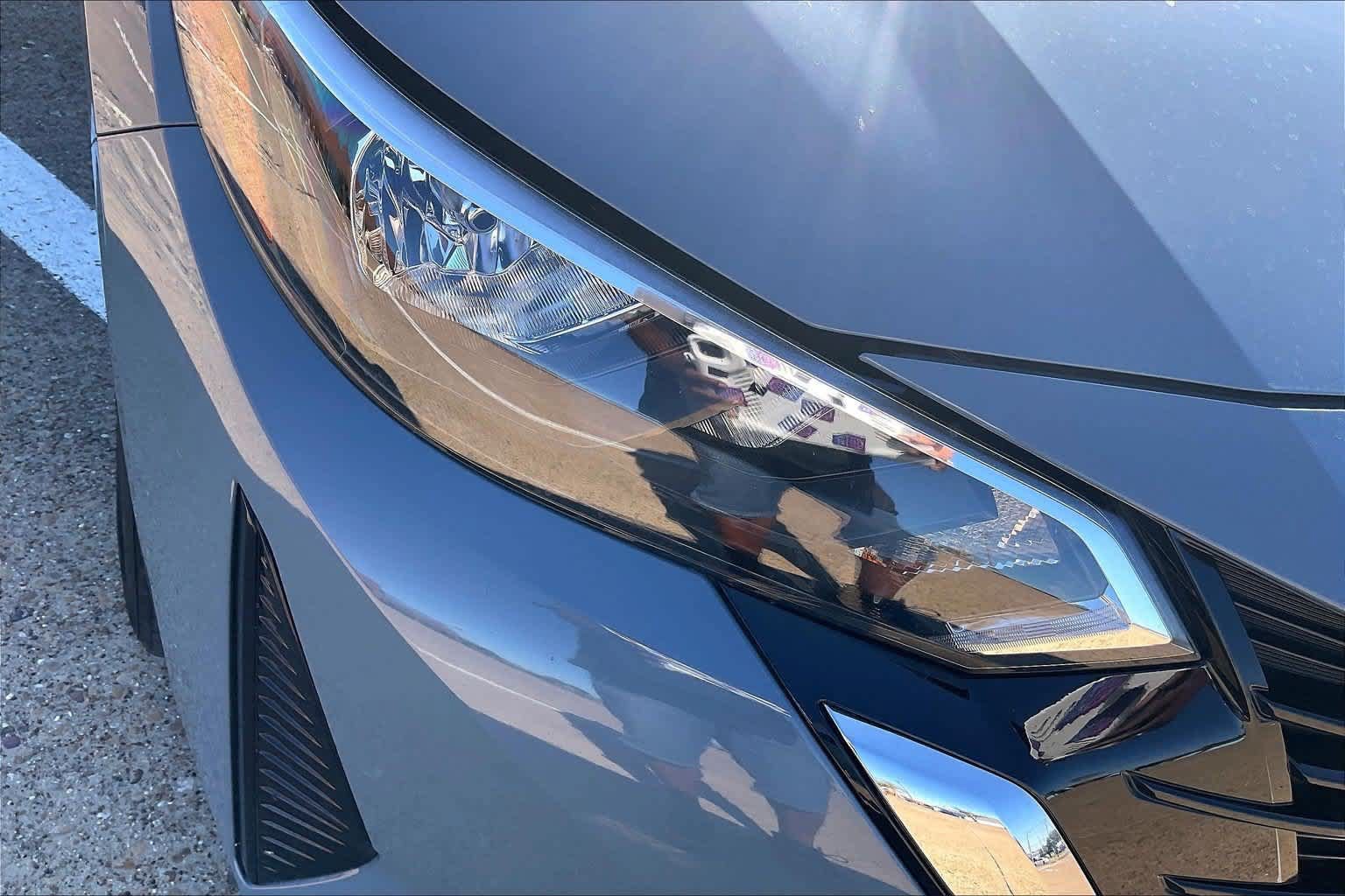 Used 2025 Nissan Sentra SV FWD image 28