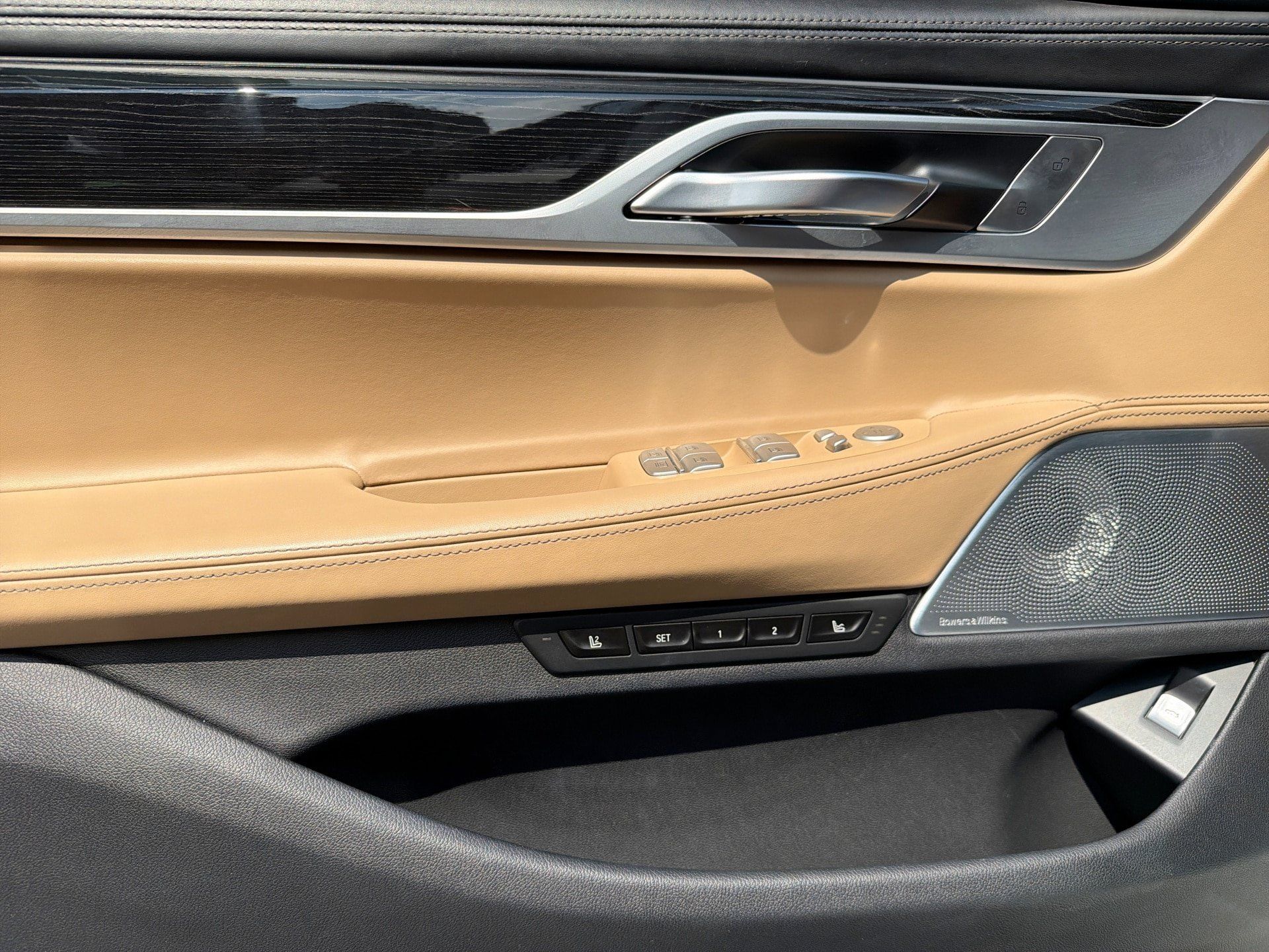 Used 2019 BMW 750i w/ Executive Package RWD image 15