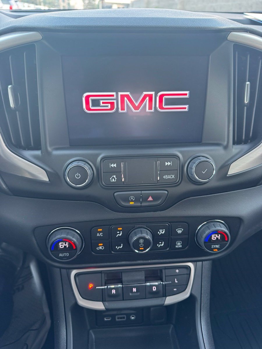 Used 2024 GMC Terrain Denali w/ Denali Premium Package AWD/4WD image 22