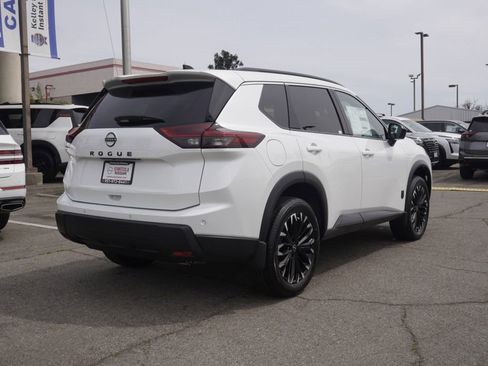 New 2026 Nissan Rogue SV FWD image 4