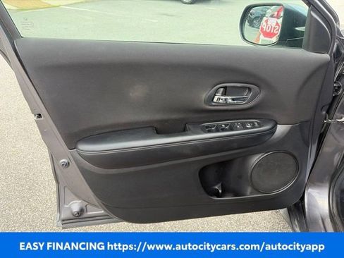 Used 2016 Honda HR-V LX image 6
