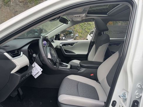 New 2025 Toyota RAV4 XLE image 19