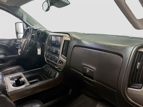 Used 2019 GMC Sierra 3500 Denali w/ Duramax Plus Package image 31