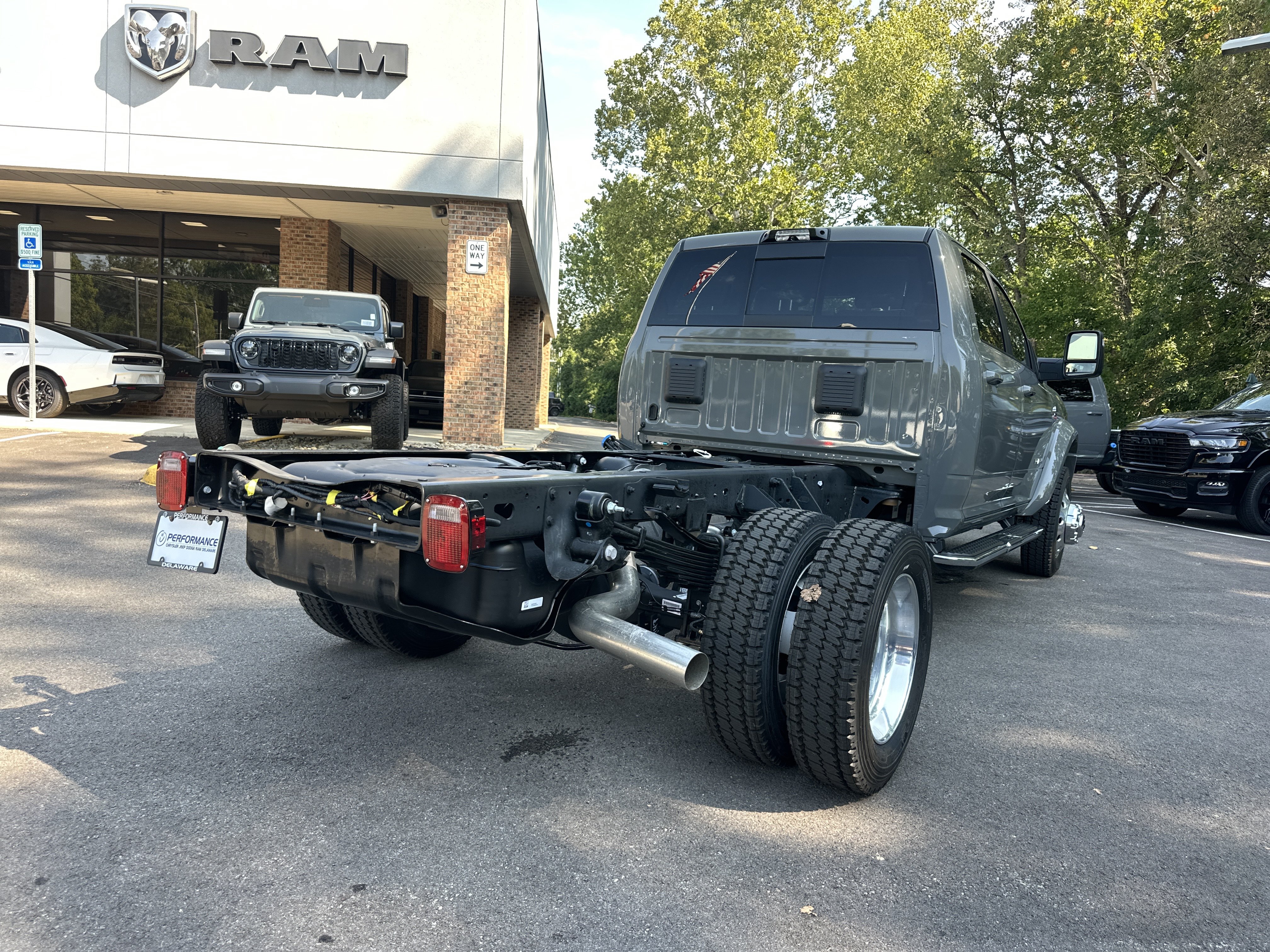 New 2027 RAM 4500 4x4 Crew Cab DRW w/ Laramie Trim Package image 19