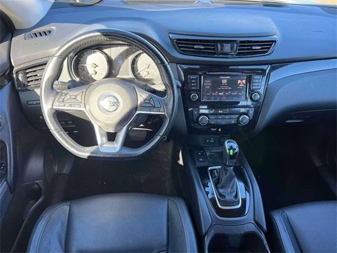 Used 2022 Nissan Rogue Sport SL image 12