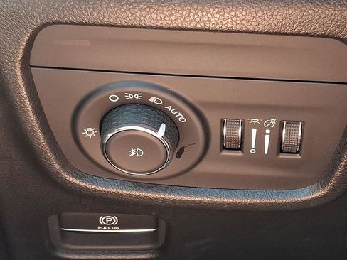 Used 2023 Jeep Grand Cherokee L Limited w/ Luxury Tech Group II AWD/4WD image 26