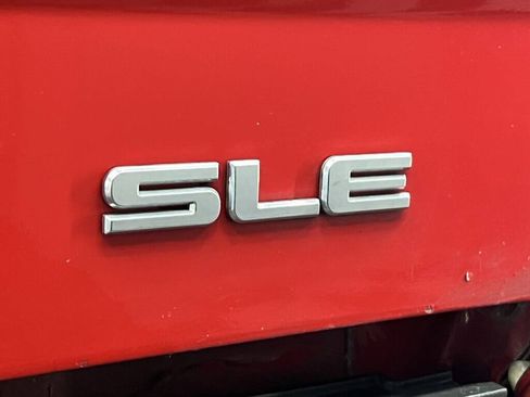 Used 2017 GMC Sierra 1500 SLE w/ SLE Value Package AWD/4WD image 30