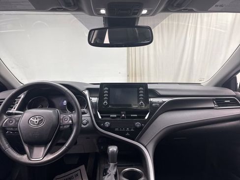 Used 2023 Toyota Camry SE image 16