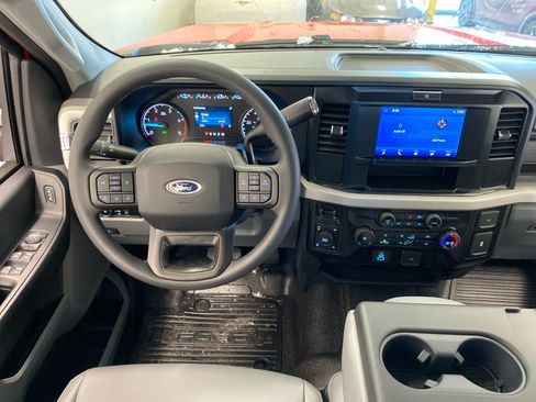 New 2026 Ford F250 XL w/ XL Chrome Package AWD/4WD image 15