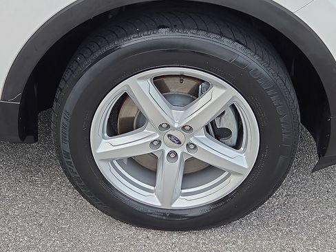 Used 2018 Ford Explorer XLT FWD image 7