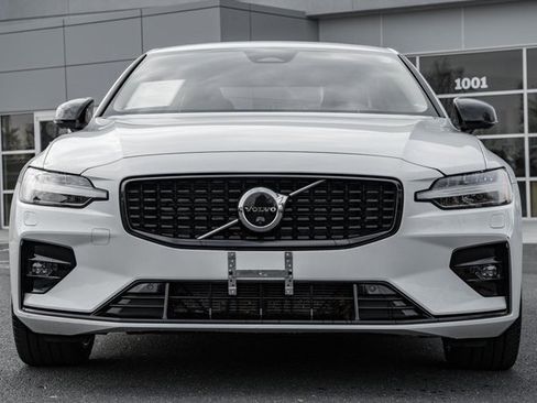 Used 2023 Volvo S60 B5 Plus w/ Climate Package image 2