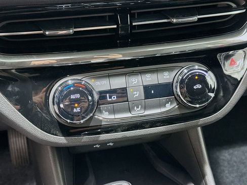 New 2026 Buick Envista Sport Touring w/ Convenience I Package FWD image 17