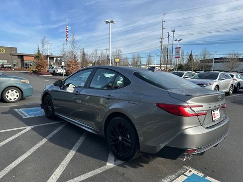 Used 2026 Toyota Camry SE w/ Convenience Package image 5