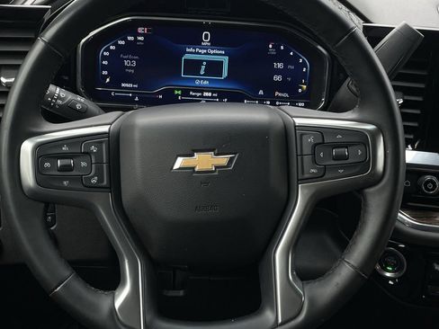 Used 2025 Chevrolet Silverado 1500 LT image 12