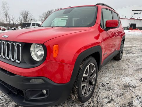 Used 2016 Jeep Renegade Latitude image 9