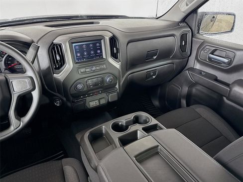 Used 2025 Chevrolet Silverado 1500 Custom image 21
