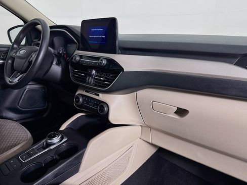 Used 2020 Ford Escape SE image 29