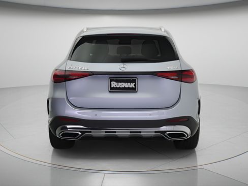 Used 2025 Mercedes-Benz GLC 350e 4MATIC image 5