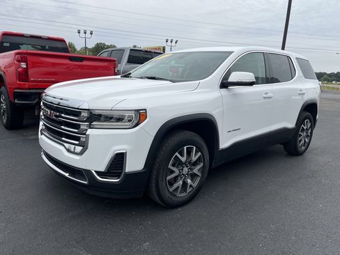 Used 2023 GMC Acadia SLE image 1
